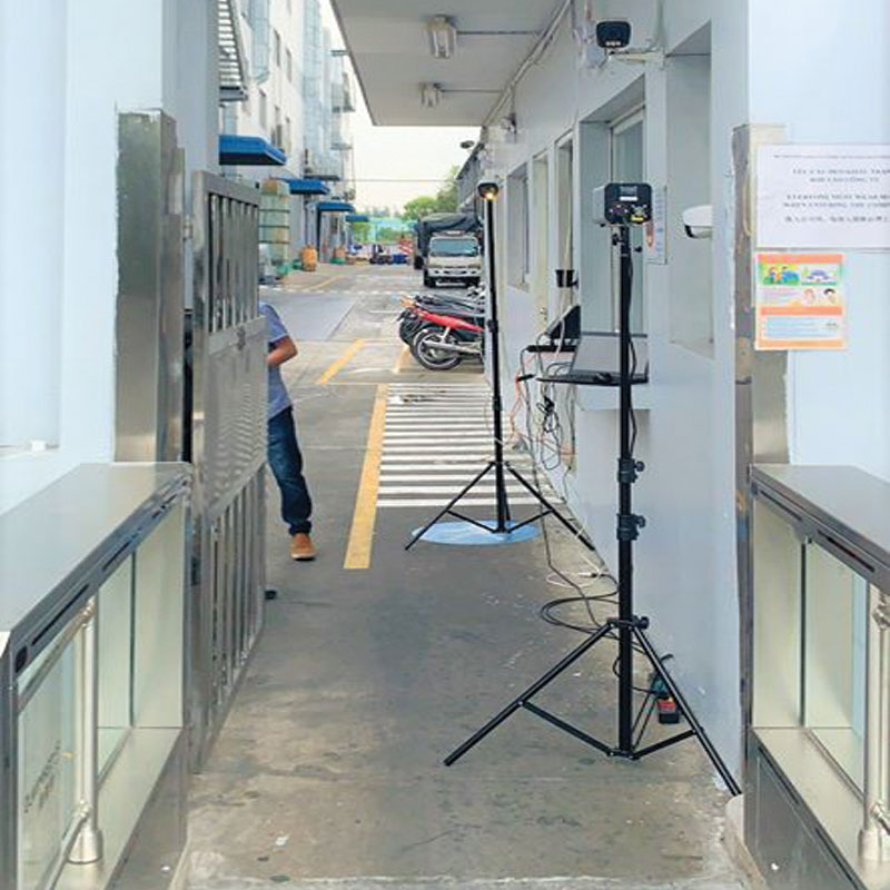hinh-anh-lap-dat-thuc-te-camera-than-nhiet-va-dem-nguoi-8 hình ảnh lắp đặt thực tế hành lang đi vào